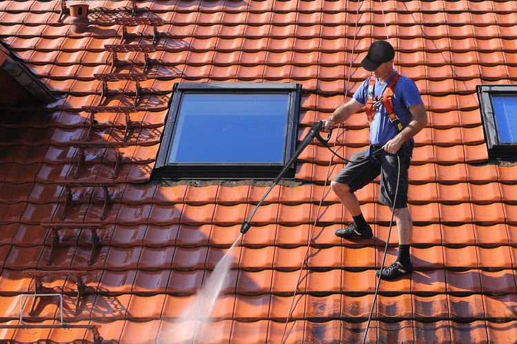 roof pressure washing
